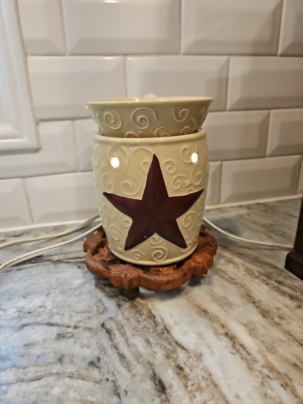 Scentsy Rustic Retired  Ceramic Star Wax Warmer in Cream by